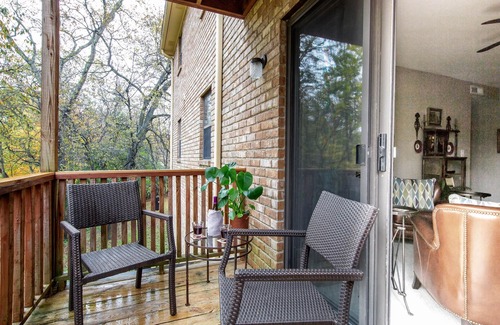 Franklin Condo | "Coco's Chambre", a 2 bedroom condo.walkable to downtown Franklin