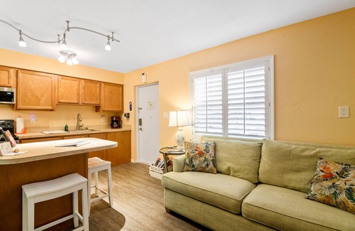 Cocoa Beach Apartment | Coco Sands Beachside Cottages