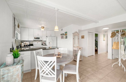 Cocoa Beach Condo | Cocoa Beach Direct Oceanfront Condo - just a few steps to the beach!