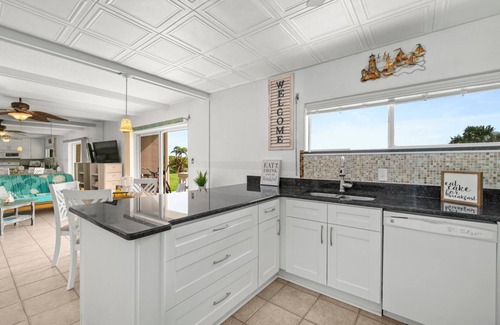 Cocoa Beach Condo | Cocoa Beach Direct Oceanfront Condo - just a few steps to the beach!