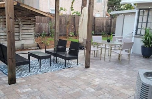 Cocoa Apartment | Cocoa Village Hideaway - 1 Bedroom/1 Bath Walk to Riverfront and Restaurants