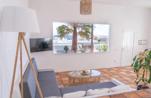 Los Cocoteros House | CocoMar I - Private heated pool with sea views