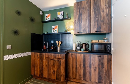 Chevilly-Larue Apartment | Cocon Coloré - Studio pour 2, 30min de Paris