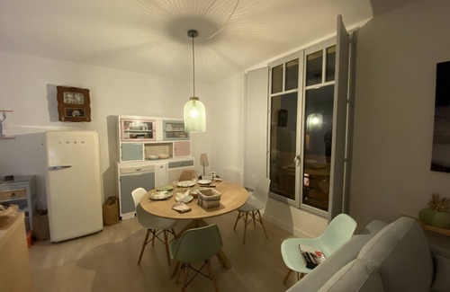 Saint-Malo Apartment | "Cocon d'Emeraude à Saint-Malo" Charming 2-bedroom apartment, 50m from the beach, 4* balcony with sea view