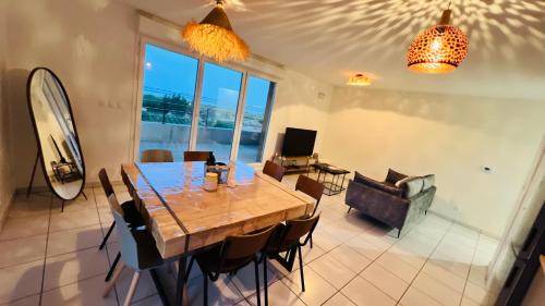 Frontignan Apartment | Cocon d'Ingril Penthouse vue mer
