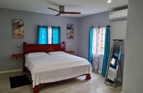 St. George's Apartment | Coconut Creek Deluxe Suite
