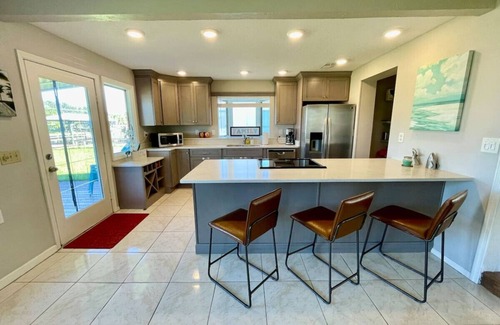 Venetian Way House | 🏖️ Coconut River Retreat – On the Water & Close to the Sand