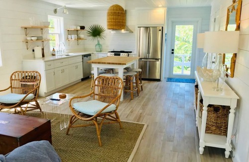 Hope Town House | Coconut Row - 3 bedrooms/2 bathrooms across from the beach!