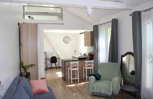 Haut Montmorency Apartment | Cocoon in a green setting, private garden