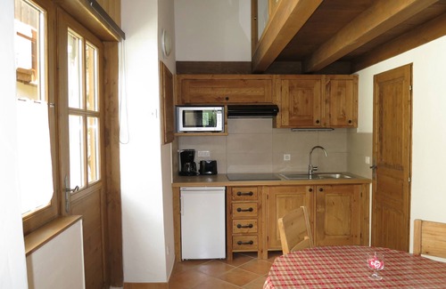 Pralognan-la-Vanoise Apartment | Cocooning at the foot of the slopes! Adorable little apartment of 2015 in the center