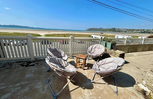 Saint-Michel-en-Greve House | Cocooning stay by the sea, sleeps 8
