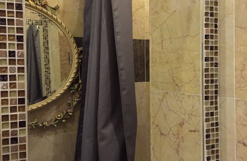 Nice City Centre Bed & Breakfast | Cocooning labeled 3 Flowers https:/lacocooning.fr