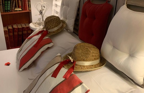 Nice City Centre Bed & Breakfast | Cocooning labeled 3 Flowers https:/lacocooning.fr