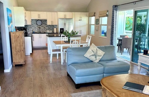 Seven Mile Beach Condo | Cocoplum #8 Oceanfront Condo on 7 Mile Beach