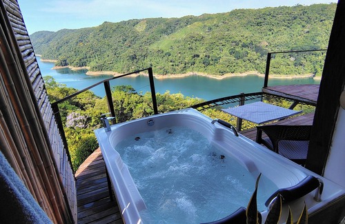 Victoria Cabin | COCOZNA glamping incredible Amaní reservoir view in Norcasia, Caldas, Colombia