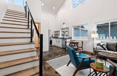 Brentwood-Darlington House | Coda - Brand New! Amazing Space