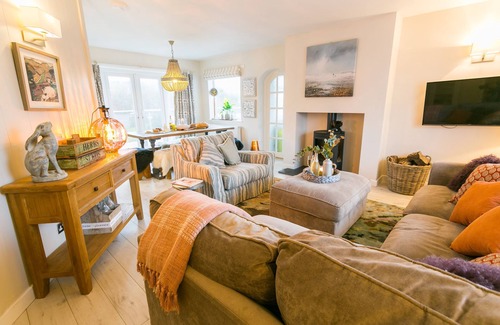 Abersoch Cottage | Coed Helyg - a coastal that sleeps 14 guests in 7 bedrooms