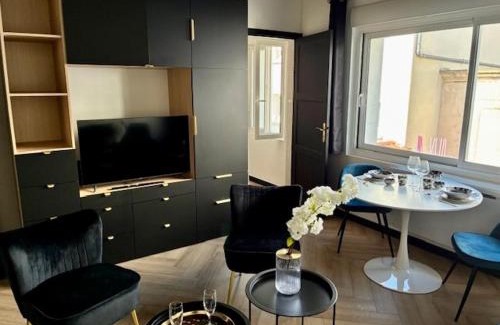 Royan Apartment | Coeur De Plage - Studio Royan Hyper Centre - Classé 3 étoiles - 2 pers - 150m plage