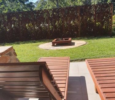 Lowanna Apartment | Coffs Coast Mountain Retreat