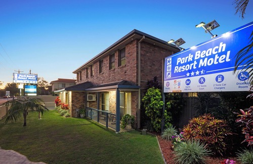 Coffs Harbour Hotel | Coffs Harbour Spacious Family Room Comfort & Convenience for All