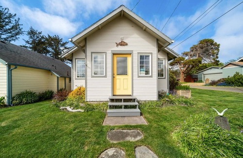 Rockaway Beach Cottage | Coho Cottage Cast, Catch & Coastal Chill