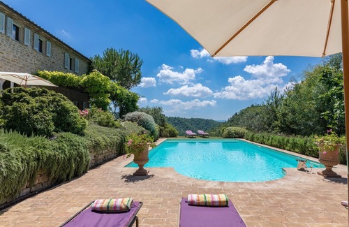 Pietralunga Villa | Col Di Casale - A stunning Umbrian Villa nested in the green heart of Italy