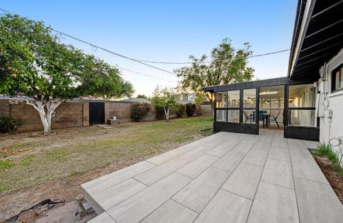 South Scottsdale House | Cold Drinks Hot Nights