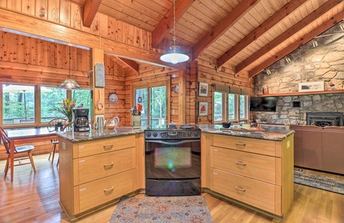 Canton Cabin | 'Cold Mountain Reflections' Cabin w/Game Room!