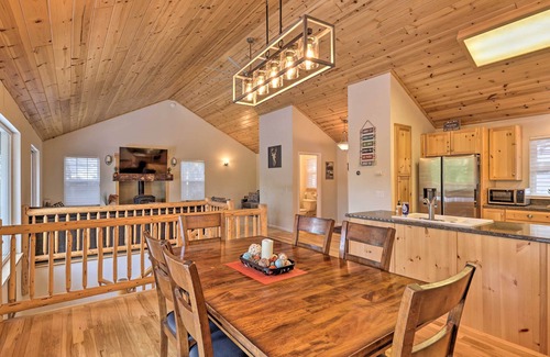 Cold Springs Cabin | Cold Springs Mountain Cabin: Hot Tub & Generator