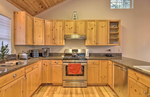 Cold Springs Cabin | Cold Springs Mountain Cabin: Hot Tub & Generator