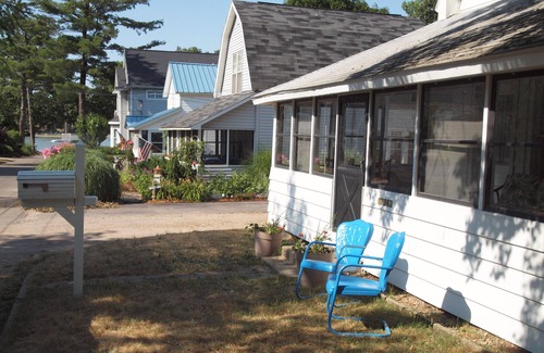 Spring Lake House | Coles Park @ Spring Lake/Grand Haven Labor Day wkend 8/29-9/1 for 6 or less 950