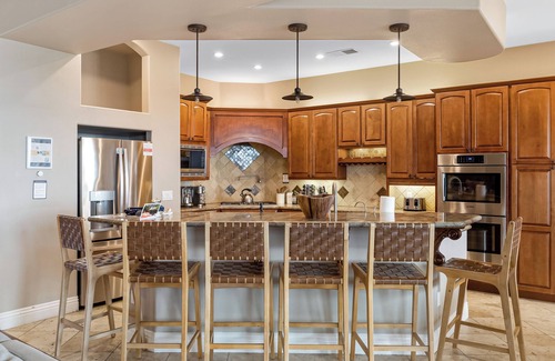 Murrieta Villa | Colina by AvantStay | Private Mountain Top Oasis w/Pool, Hot Tub, Putting Green