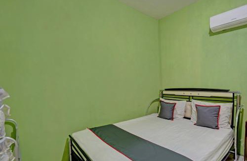 Bawean Island Hotel | Collection O 92897 Hotel Intan Near Kantor Syahbandar Bawean