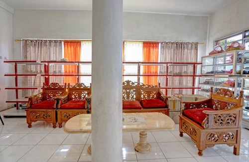 Bawean Island Hotel | Collection O 92897 Hotel Intan Near Kantor Syahbandar Bawean