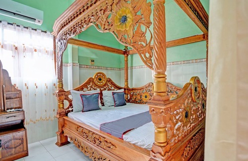 Bawean Island Hotel | Collection O 92897 Hotel Intan Near Kantor Syahbandar Bawean