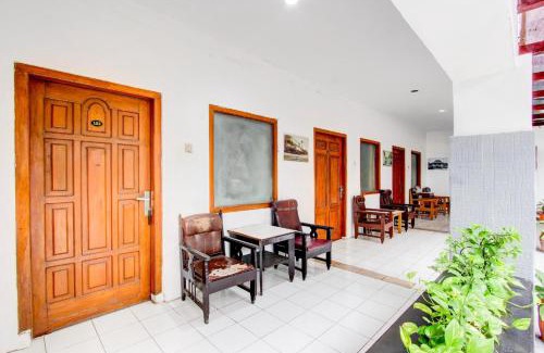 Banjarsari Hotel | Collection O Jalan Slamet Riyadi Near Kampung Batik Kauman Formerly Hotel Grand Kota