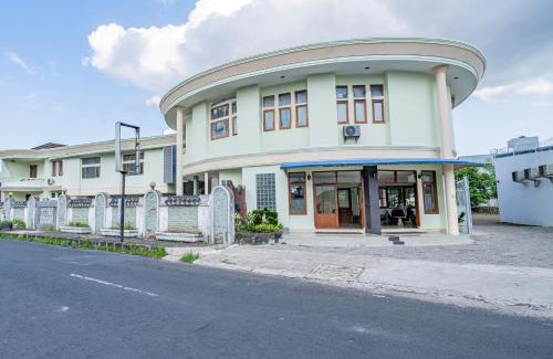 Tasikmalaya Hotel | Collection O Tasikmalaya Near Stadium Wiradadaha Formerly Hotel Abadi