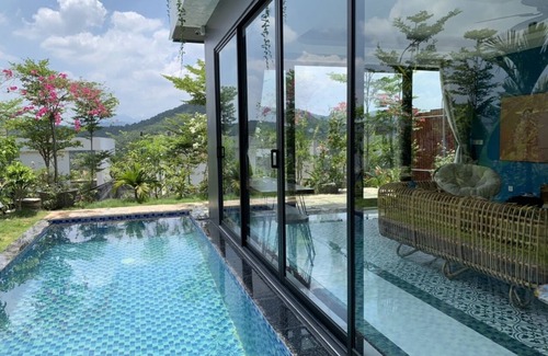 Ngoc Thanh Villa | Collie Villa Venus Flamingo swimming pool with full equipment