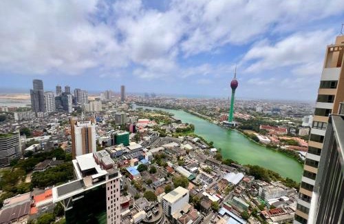Ibbanwala Apartment | Colombo Skyline Luxury Apartments at Tri-Zen - Pool and Amazing City Views