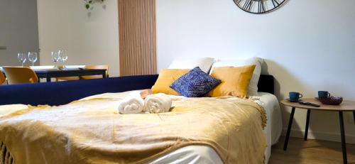 Caudebec-les-Elbeuf Apartment | Colonial - Élégant deux-pièces à 20min de Rouen