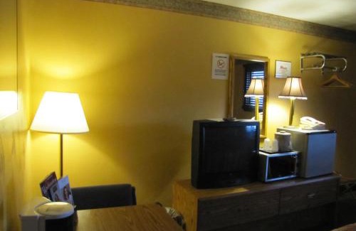 Mercer Hotel | Colonial Inn Mercer-Grove City