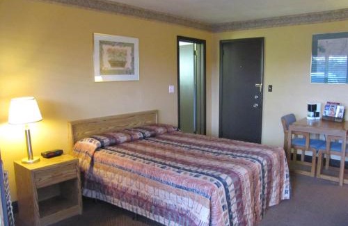 Mercer Hotel | Colonial Inn Mercer-Grove City