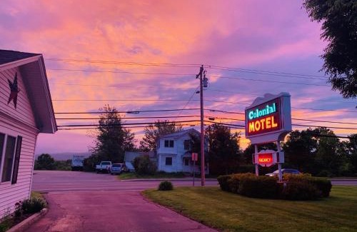 North Conway Hotel | Colonial Motel