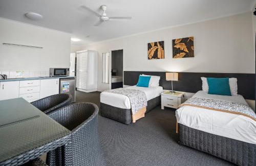 Airlie Beach Hotel | Colonial Palms Motor Inn