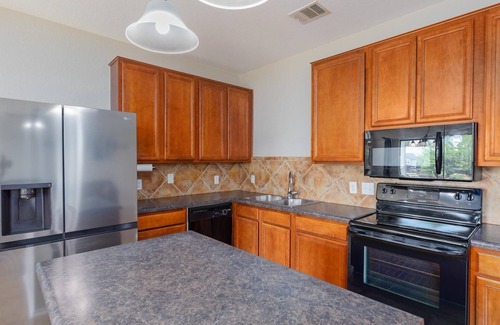 Round Rock Hotel | Colony Suite - Round Rock
