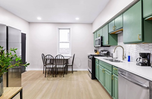 Pittsburgh House | Colorful 5BR 3BA in Oakland, near Pitt & CMU
