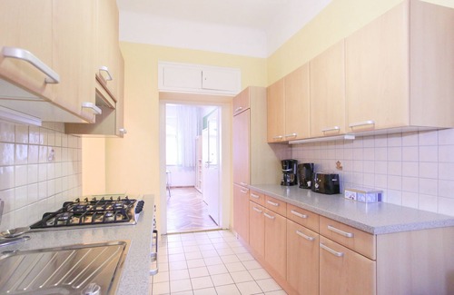 Ottakring Apartment | Colorful, bright apartment for 4 people in a quiet location
