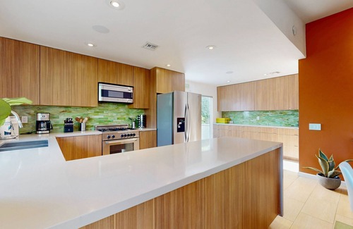 The Mesa House | Colorful home with private pool and spa & private gas grill - families welcome