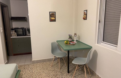 Rhodes Apartment | Colourful apartment next to Monte Smith!