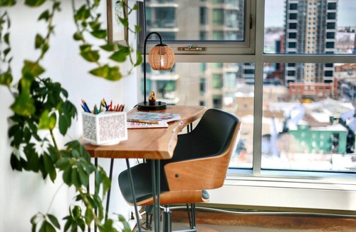 Beltline Apartment | ColoursNest- Fantastic Location with Amazing Views